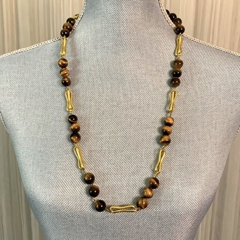 🟢3 items for $20 VINTAGE cats eyes gemstones with fancy clasp goldtone spacers